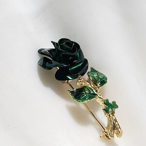 Emerald Green 3D goldtone metal Rose Brooch pin clover Irish St. Patrick's Day